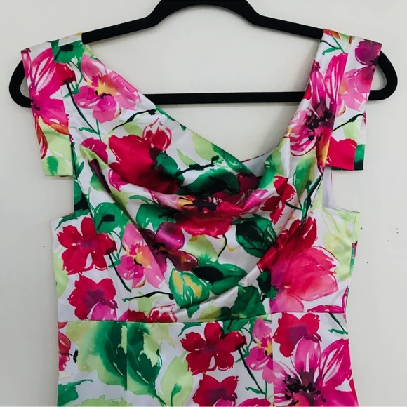 Black Halo Jackie O Satin Floral Mini Dress - Picture 5 of 9